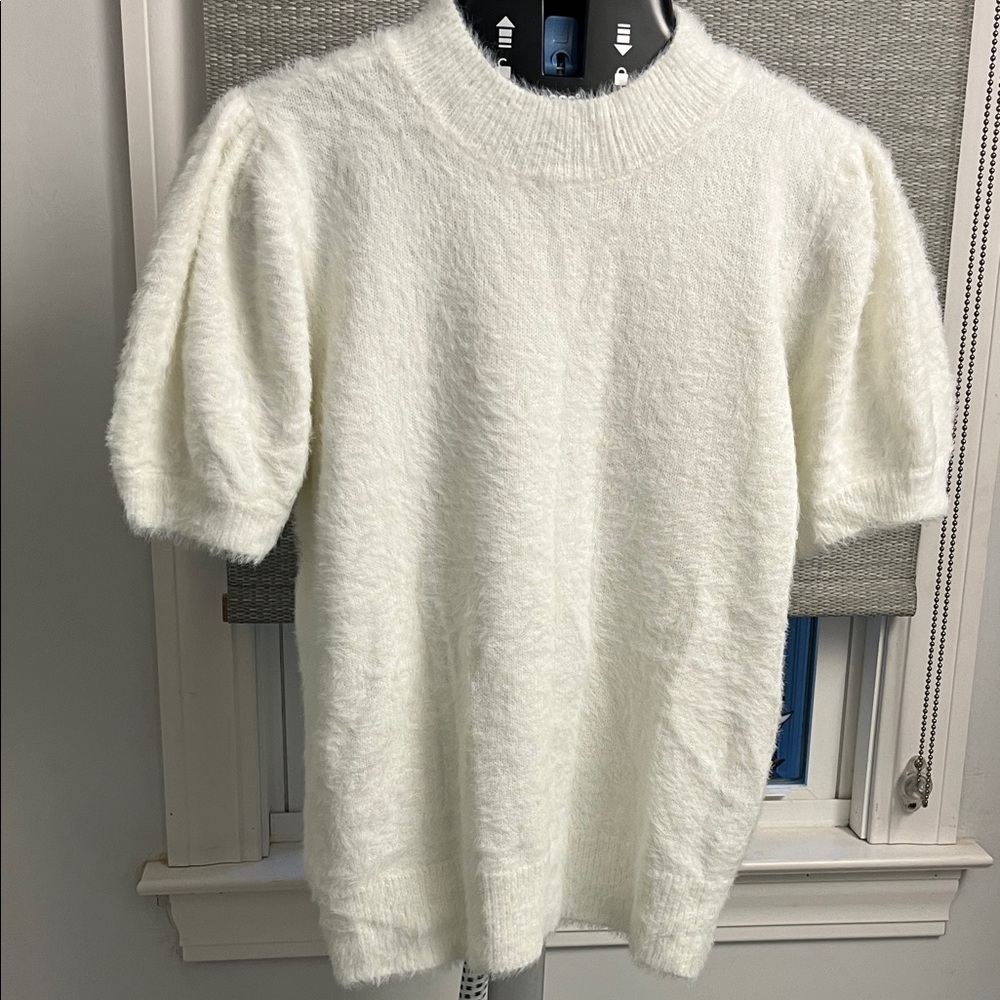 CeCe White Short Sleeve Top